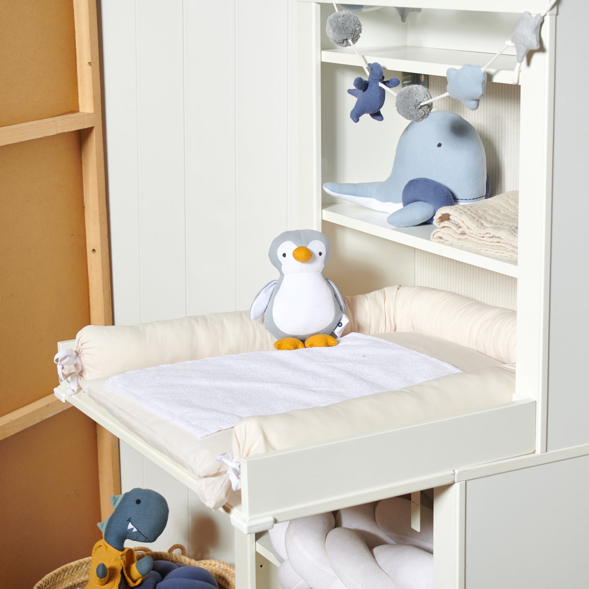 2-Baby-Spieluhr-Pinguin-Grau-Babyspielzeug